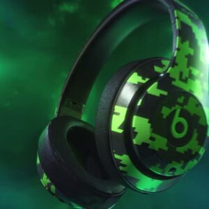 ""Beats Studio3 Wireless Headphones Fluorescent Green"